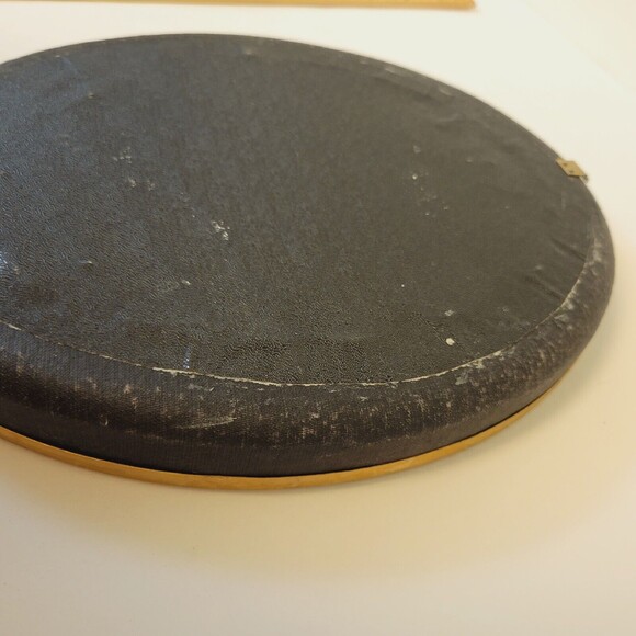 Vintage Handmade Needlepoint Portrait Oval Velvet And Brass Ormolu Wood Frame - Picture 5 of 5